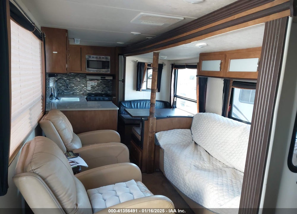 2017 FOREST RIVER TRAVEL TRAILER VIN: 4X4TWDC28HA261117