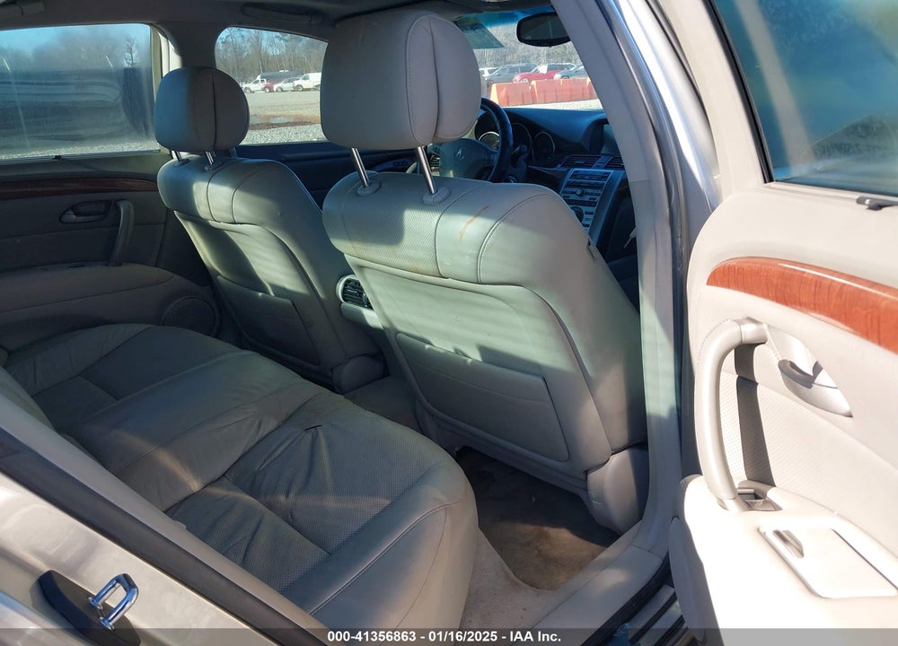 2005 ACURA RL 3.5 VIN: JH4KB16585C020433