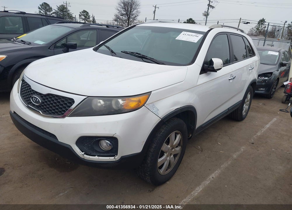 2011 KIA SORENTO LX VIN: 5XYKT3A15BG147274