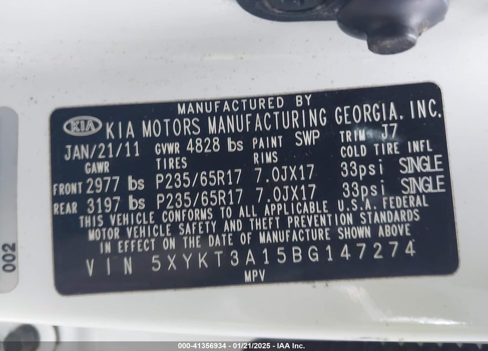 2011 KIA SORENTO LX VIN: 5XYKT3A15BG147274