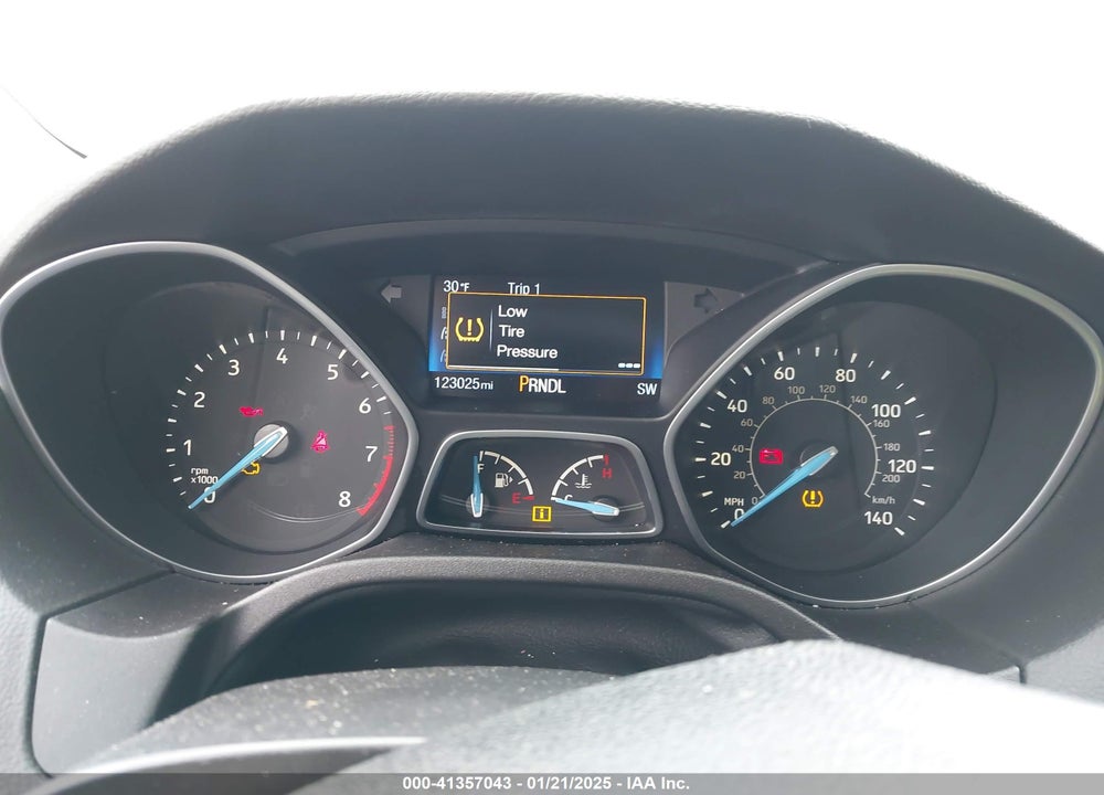 2016 FORD FOCUS VIN: 1FADP3K20GL345461