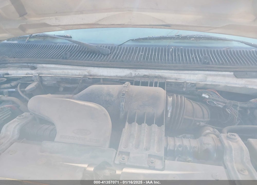 2001 FORD E-350 SUPER DUTY XL/XLT VIN: 1FBSS31L01HA34007