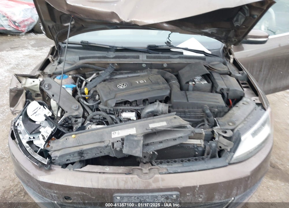 2014 VOLKSWAGEN JETTA VIN: 3VWD17AJ8EM240302