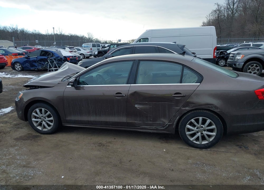 2014 VOLKSWAGEN JETTA VIN: 3VWD17AJ8EM240302
