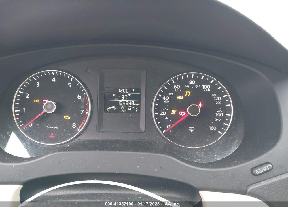 2014 VOLKSWAGEN JETTA VIN: 3VWD17AJ8EM240302