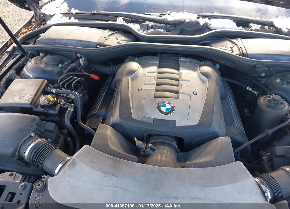 2007 BMW 750 VIN: WBAHN83547DT65422