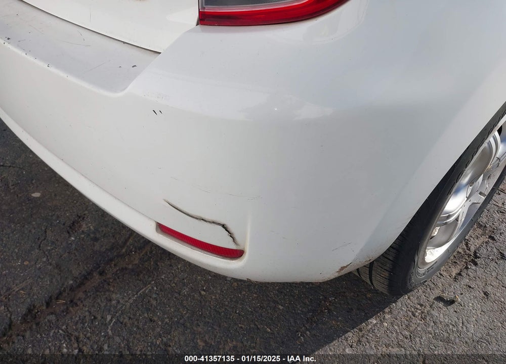 2008 SCION XD VIN: JTKKU10408J021998