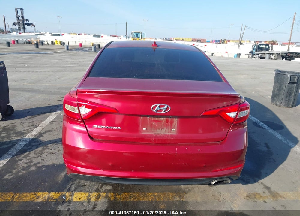 2016 HYUNDAI SONATA VIN: 5NPE24AF5GH272390