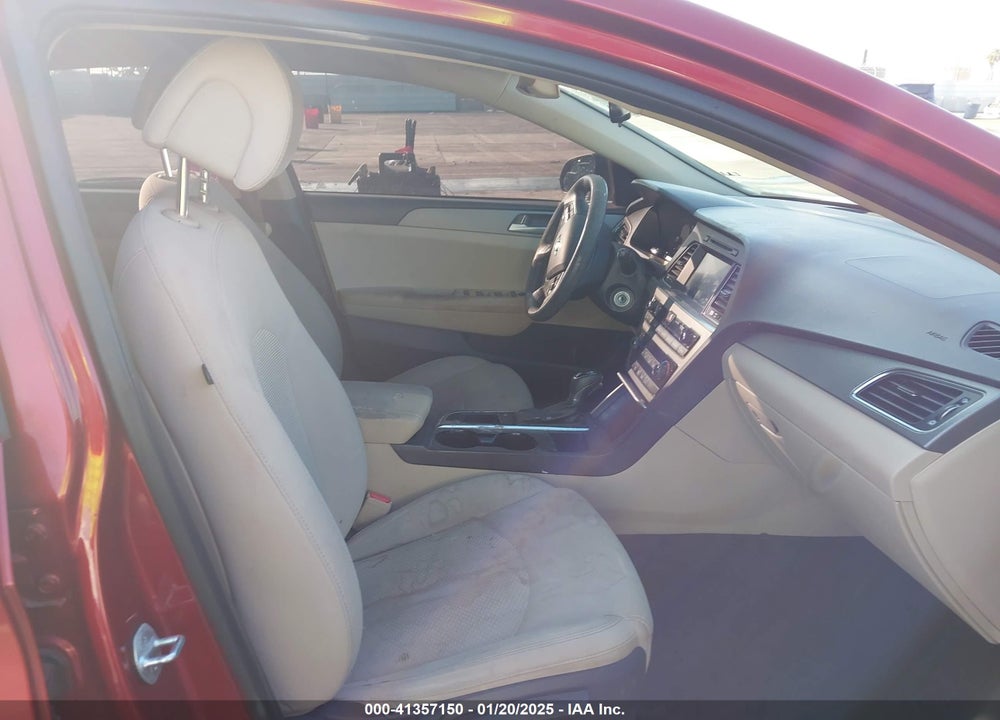 2016 HYUNDAI SONATA VIN: 5NPE24AF5GH272390