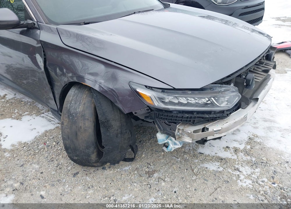 2018 HONDA ACCORD VIN: 1HGCV1F11JA258075