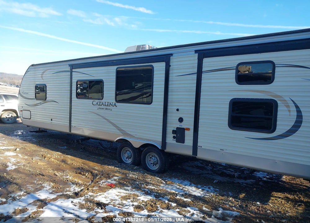 2015 FOREST RIVER CATALINA 333B VIN: 5ZT2CAYBXFT007359