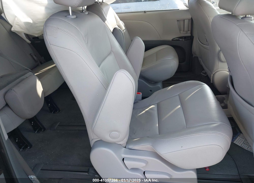 2018 TOYOTA SIENNA VIN: 5TDDZ3DCXJS199733