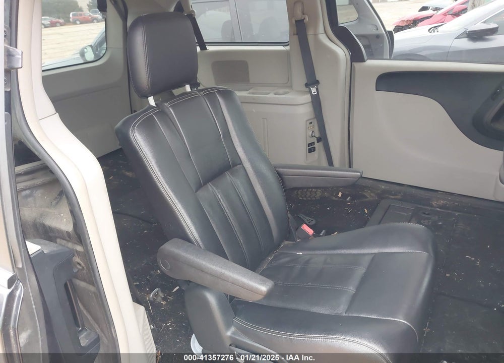 2014 CHRYSLER TOWN & COUNTRY TOURING VIN: 2C4RC1BG8ER444903