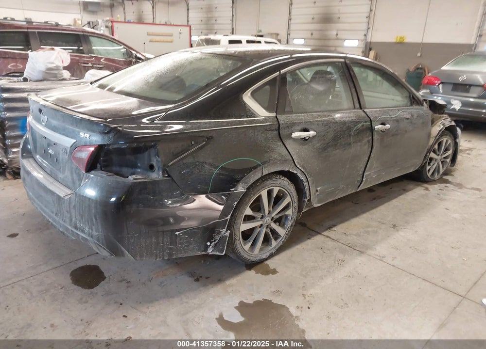 2017 NISSAN ALTIMA VIN: 1N4AL3APXHC141621