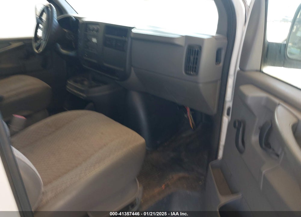 2004 CHEVROLET EXPRESS VIN: 1GCGG25V641176156