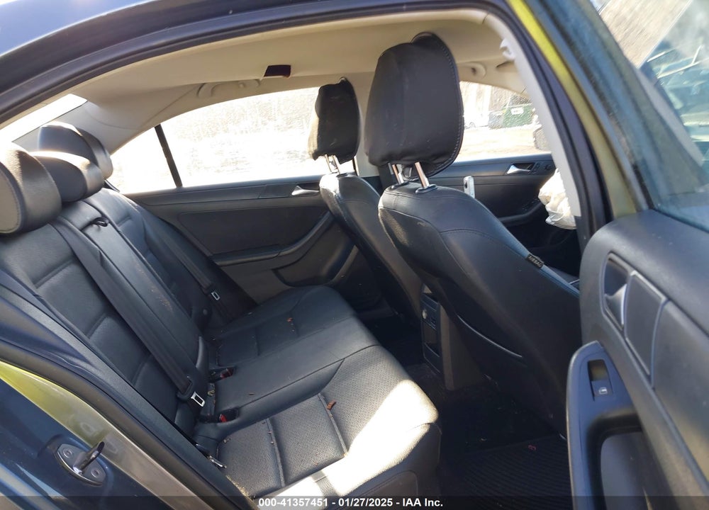 2011 VOLKSWAGEN JETTA VIN: 3VWDZ7AJ6BM107087
