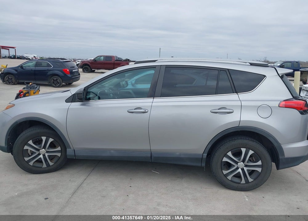 2018 TOYOTA RAV4 LE VIN: 2T3ZFREV6JW423421