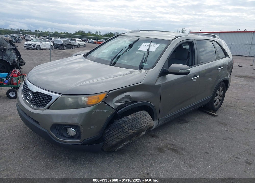 2011 KIA SORENTO LX VIN: 5XYKT4A14BG138426