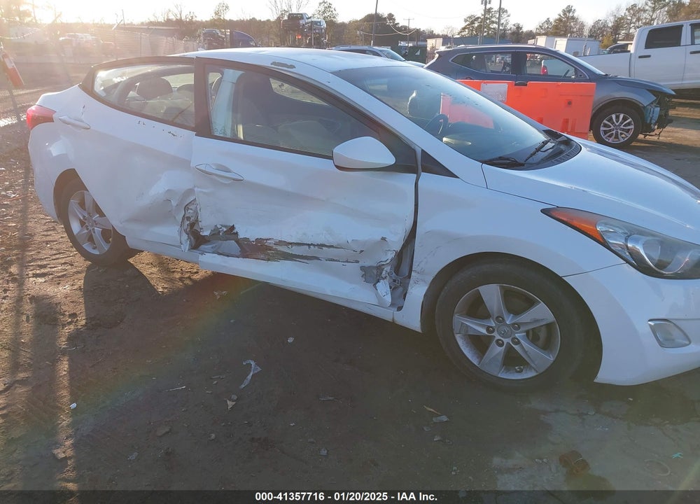 2013 HYUNDAI ELANTRA GLS VIN: 5NPDH4AE7DH204654