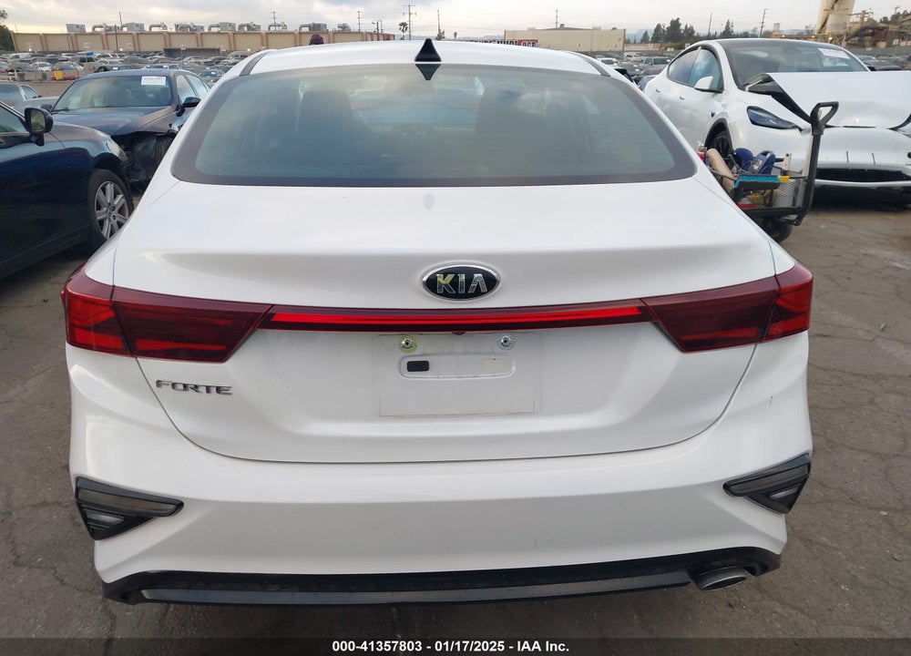 2021 KIA FORTE VIN: 3KPF24AD3ME301307