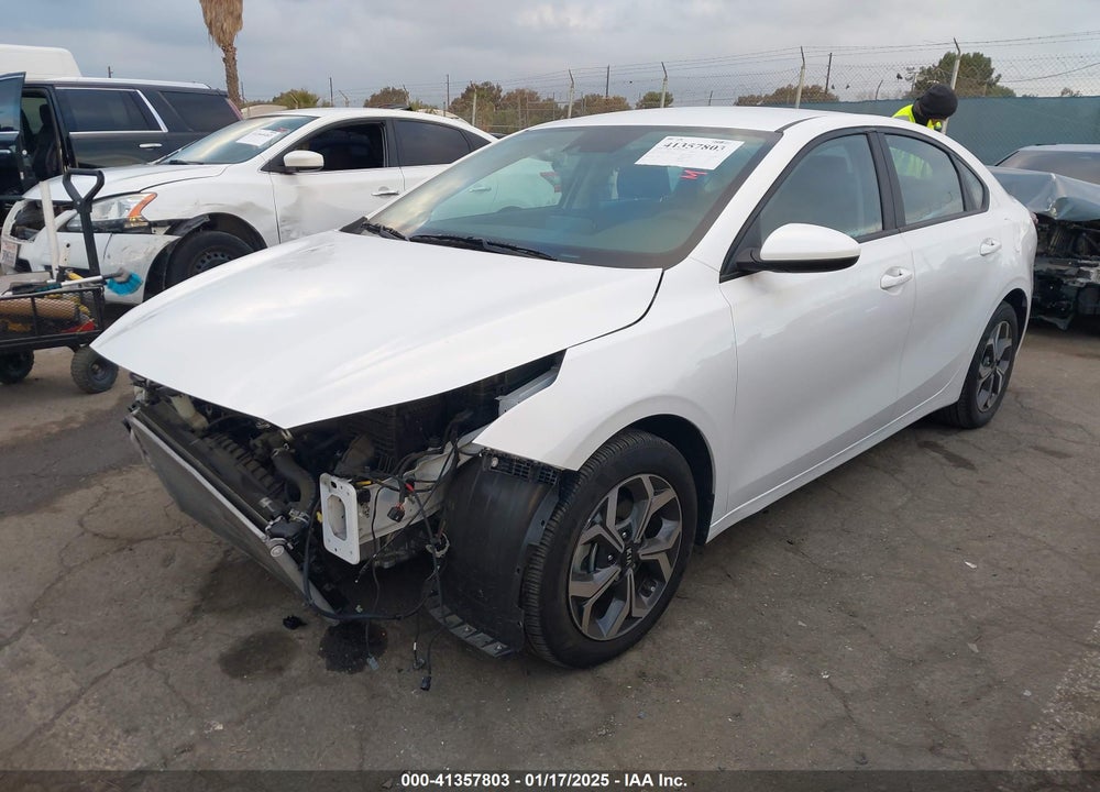 2021 KIA FORTE VIN: 3KPF24AD3ME301307