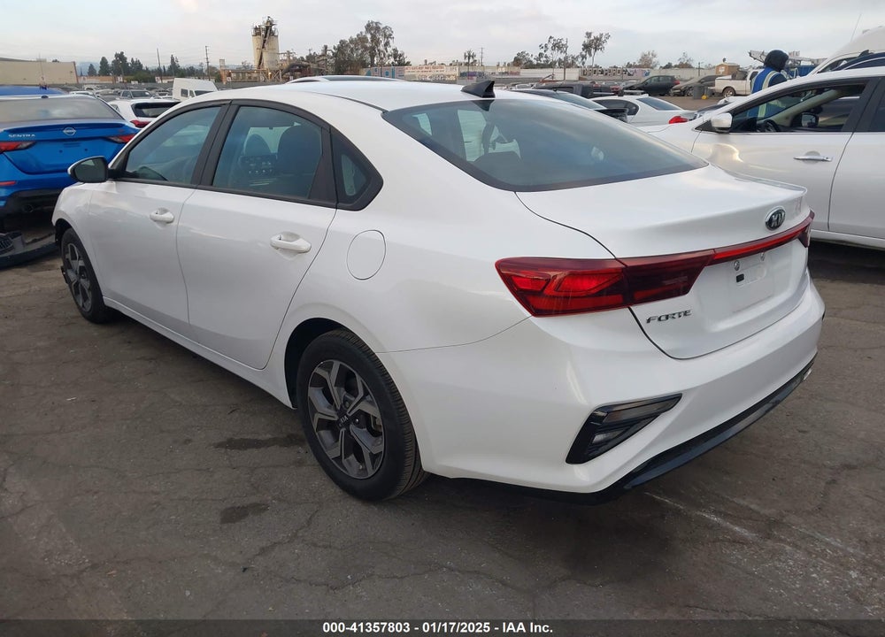 2021 KIA FORTE VIN: 3KPF24AD3ME301307
