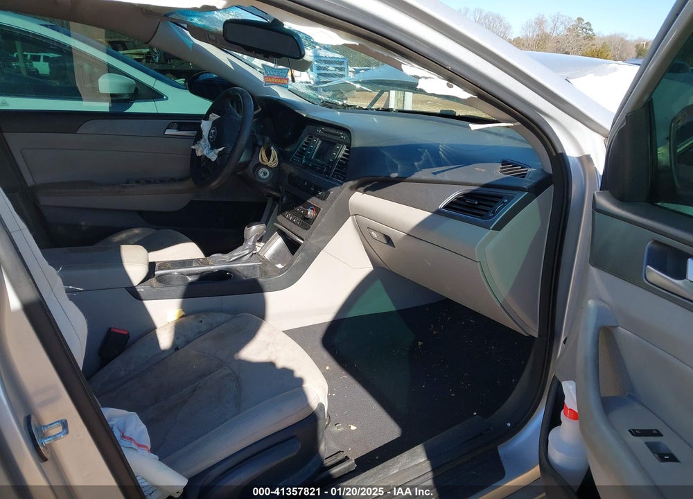 2015 HYUNDAI SONATA VIN: 5NPE24AF3FH181679