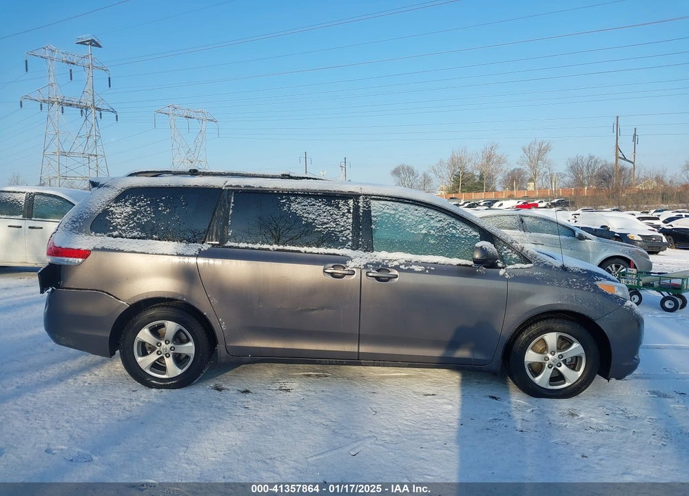 2011 TOYOTA SIENNA LE V6 VIN: 5TDKK3DC0BS091392