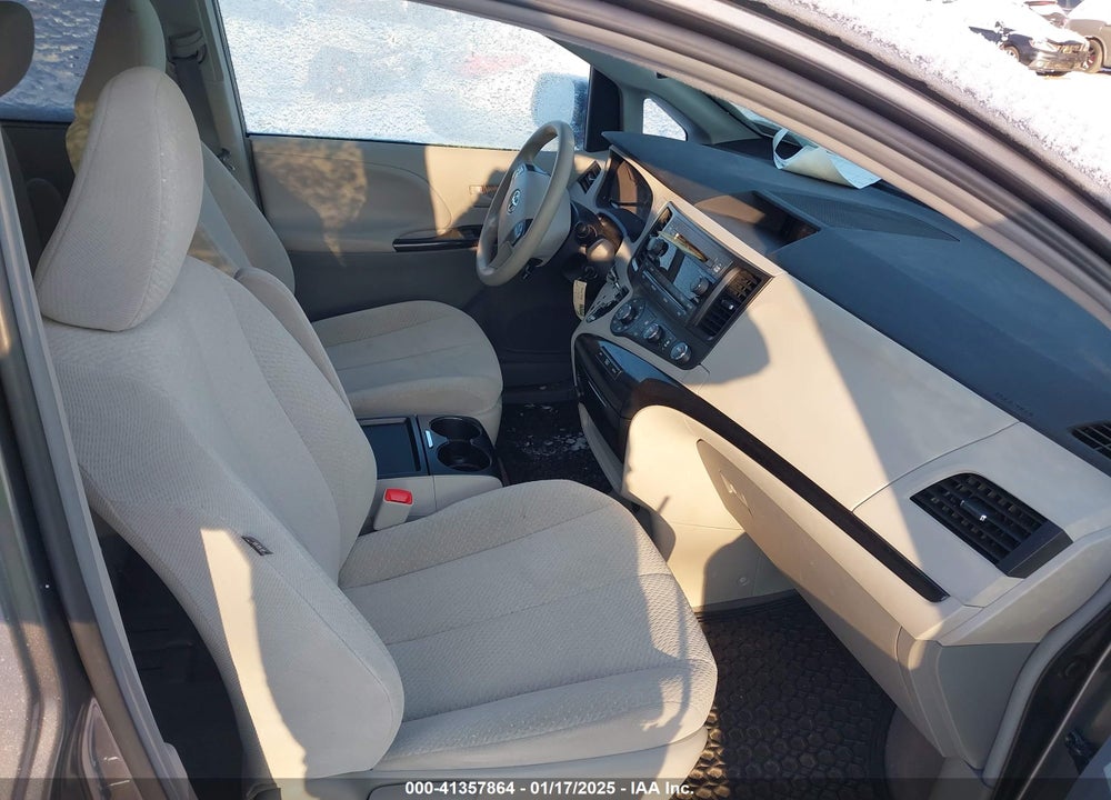 2011 TOYOTA SIENNA LE V6 VIN: 5TDKK3DC0BS091392