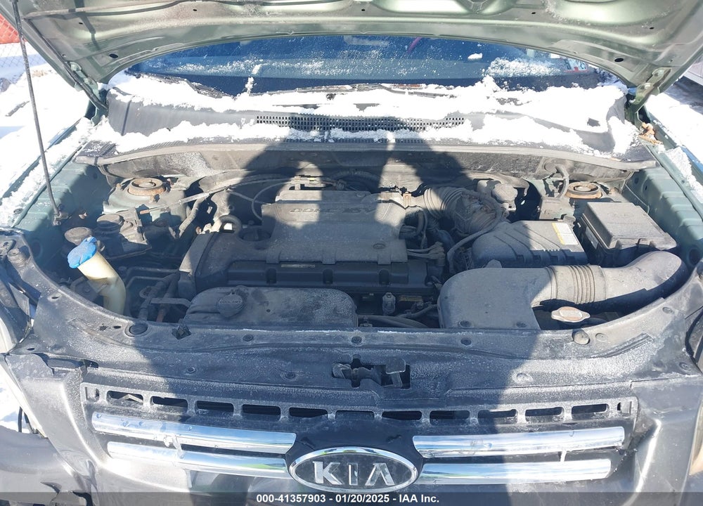 2008 KIA SPORTAGE VIN: KNDJF724287506704