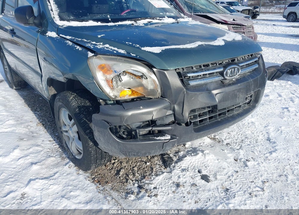 2008 KIA SPORTAGE VIN: KNDJF724287506704