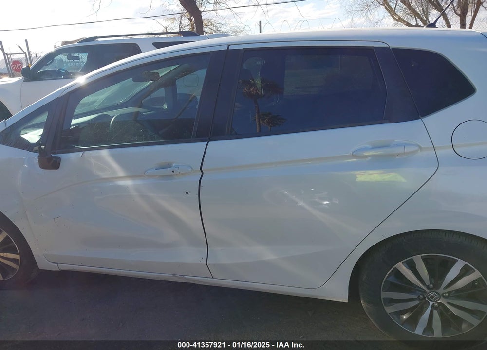 2016 HONDA FIT VIN: JHMGK5H79GX032128