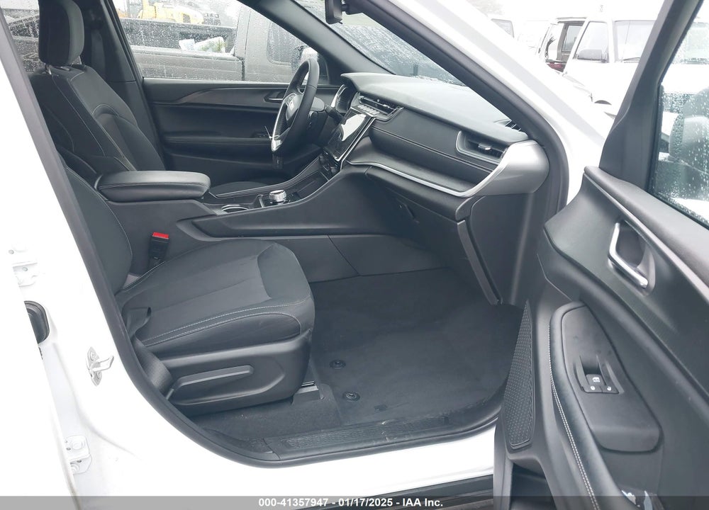 2024 JEEP GRAND CHEROKEE LAREDO 4X4 VIN: 1C4RJHAGXRC185832