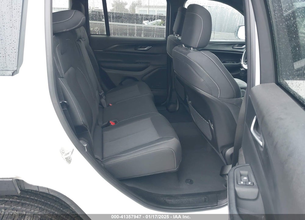 2024 JEEP GRAND CHEROKEE LAREDO 4X4 VIN: 1C4RJHAGXRC185832