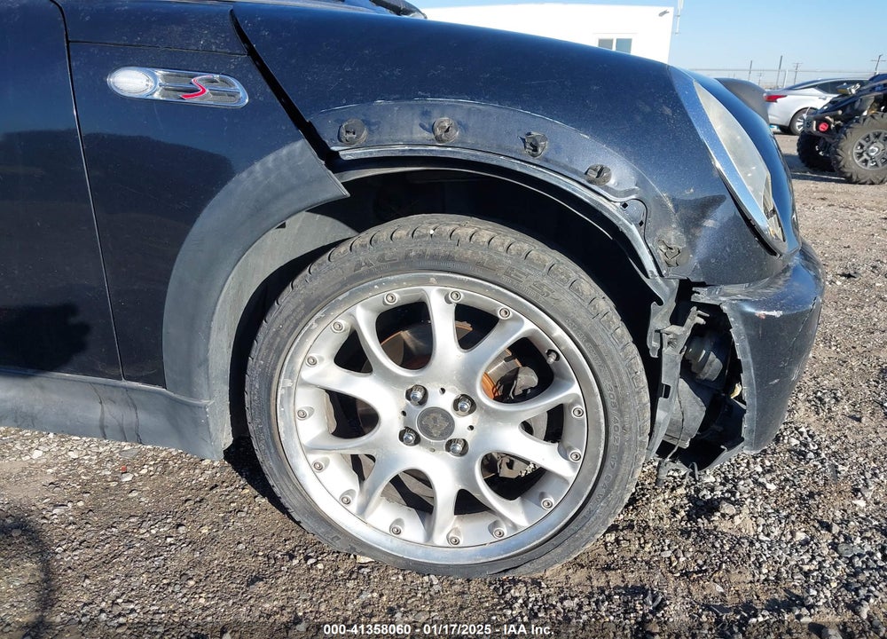 2006 MINI COOPER S VIN: WMWRE33516TL21616