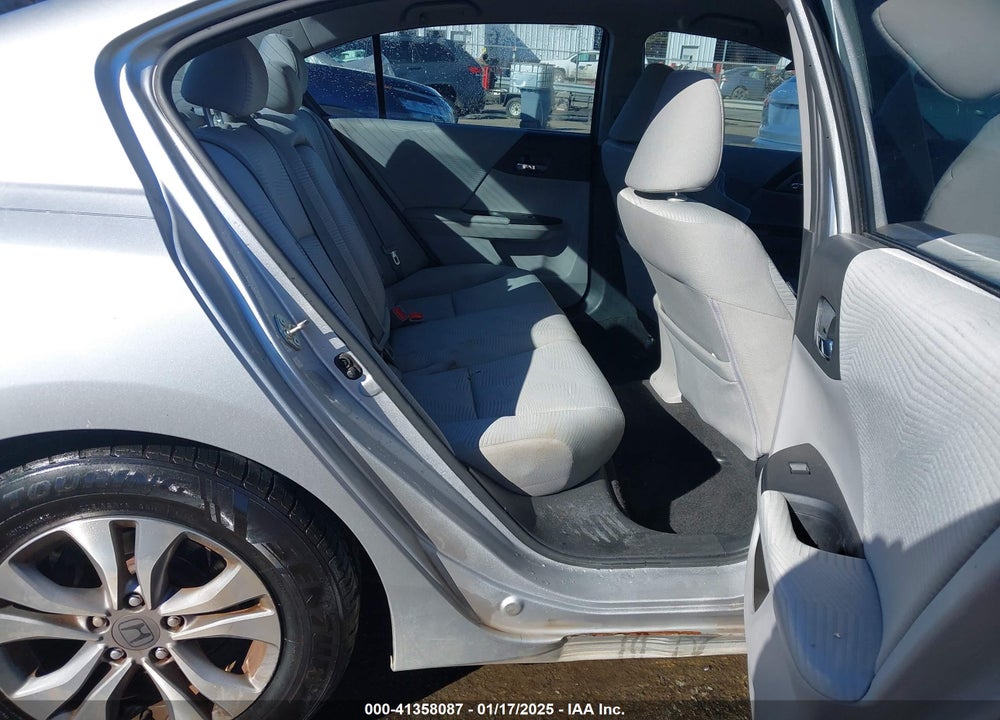 2015 HONDA ACCORD VIN: 1HGCR2F35FA028512