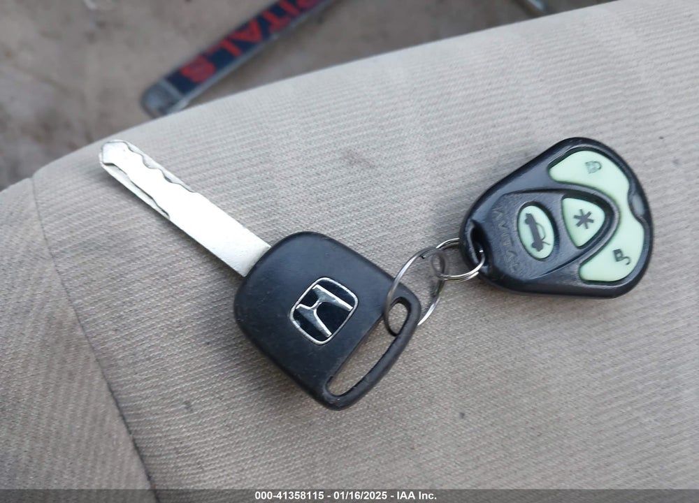 2005 HONDA CIVIC EX VIN: 2HGES26765H586868