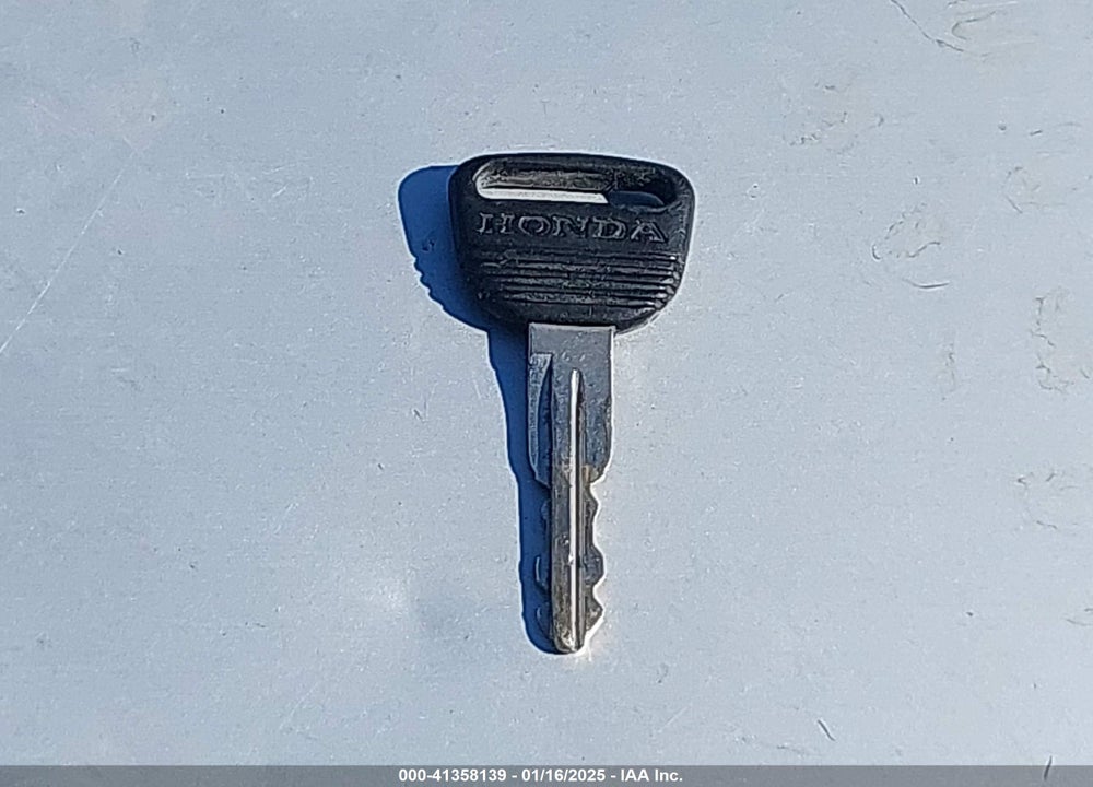 1997 HONDA CIVIC LX VIN: 2HGEJ6576VH518887
