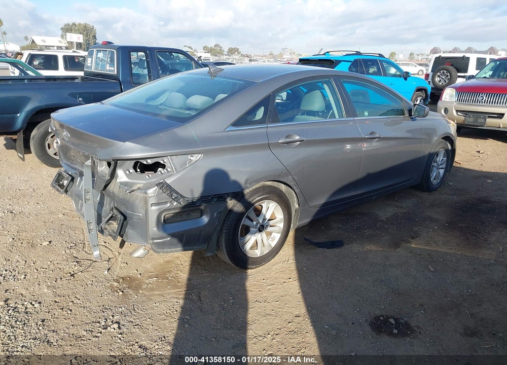 2013 HYUNDAI SONATA VIN: 5NPEB4AC4DH655870
