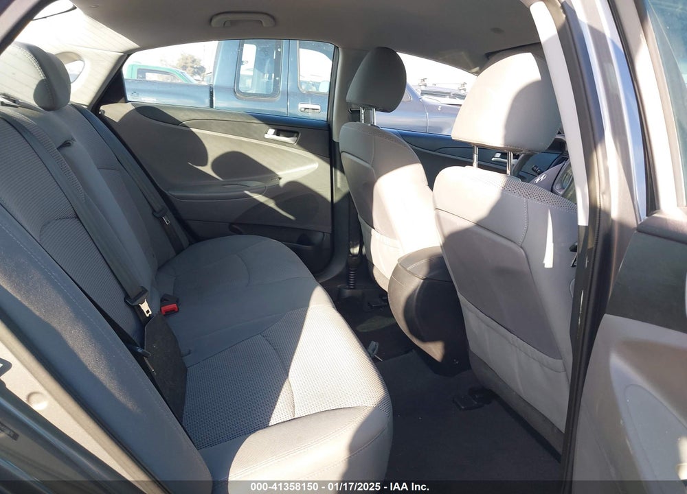 2013 HYUNDAI SONATA VIN: 5NPEB4AC4DH655870