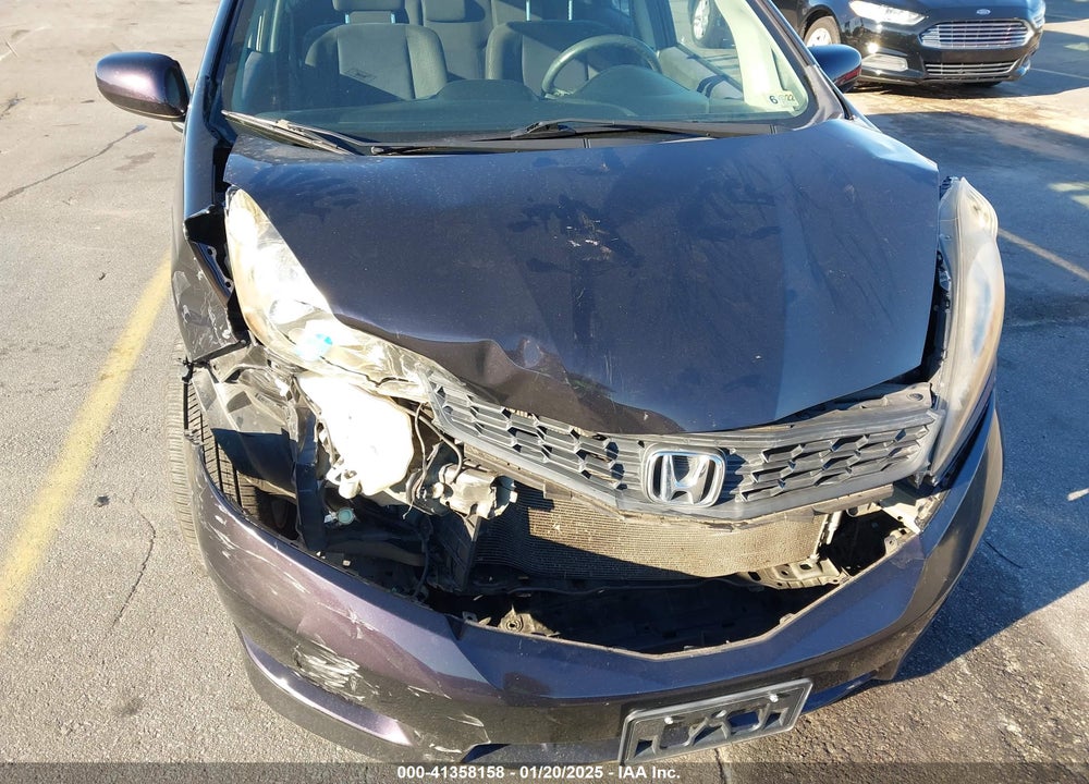 2013 HONDA FIT VIN: JHMGE8H53DC039554