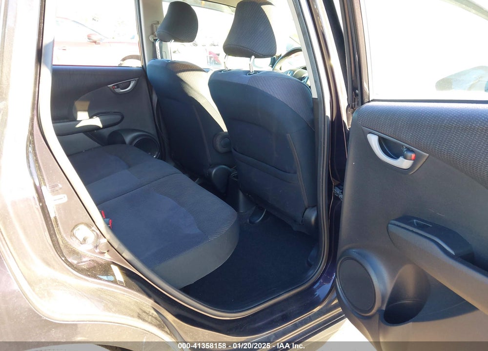 2013 HONDA FIT VIN: JHMGE8H53DC039554