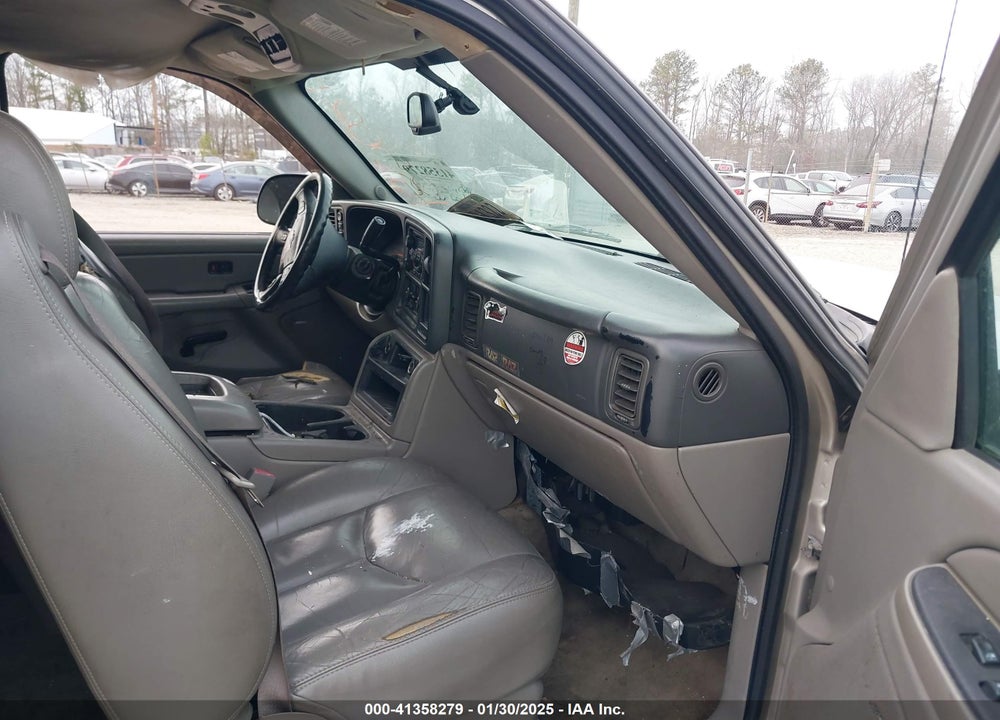 2005 CHEVROLET SUBURBAN 1500 LS VIN: 3GNFK16Z65G185021