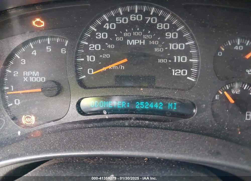 2005 CHEVROLET SUBURBAN 1500 LS VIN: 3GNFK16Z65G185021