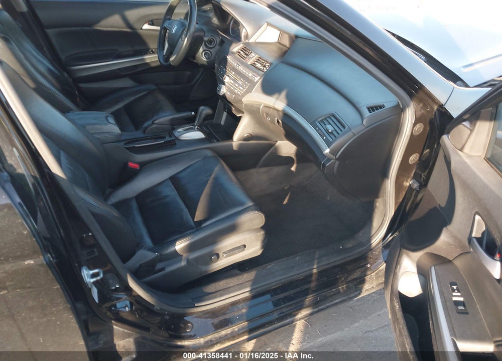 2008 HONDA ACCORD VIN: 1HGCP36818A061811