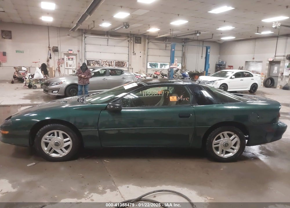 1994 CHEVROLET CAMARO Z28 VIN: 2G1FP22P0R2220092