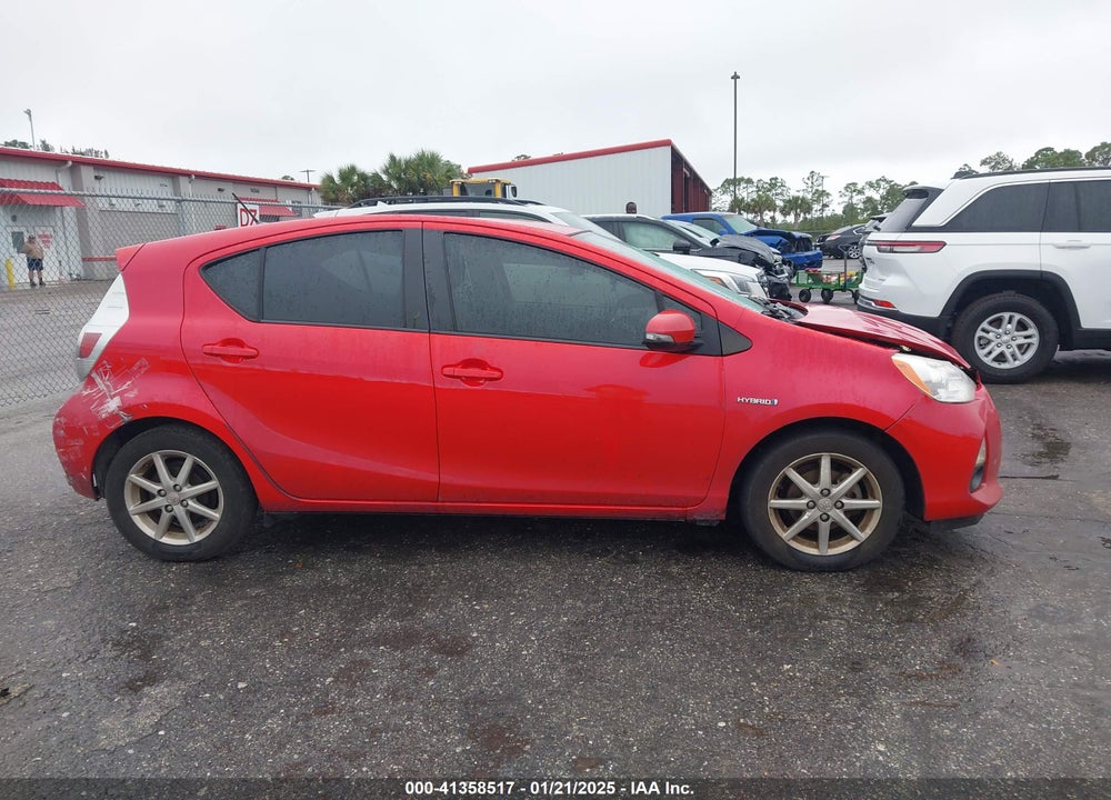 2013 TOYOTA PRIUS C VIN: JTDKDTB35D1542023