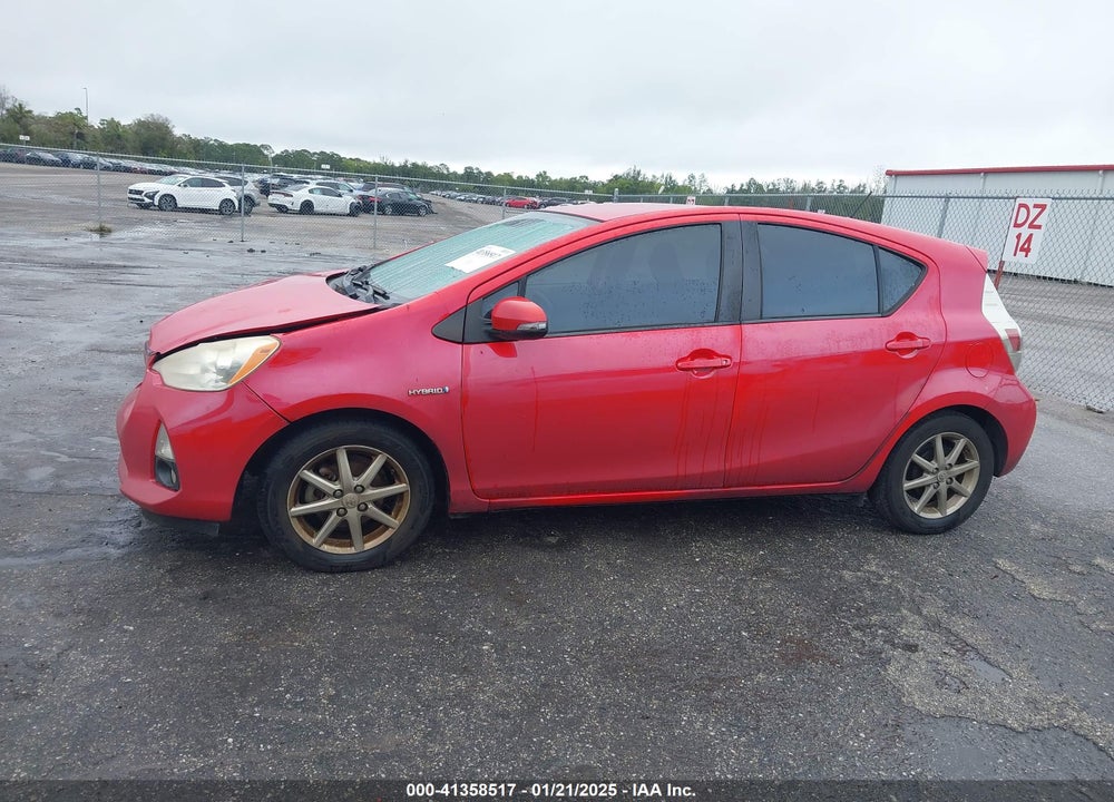 2013 TOYOTA PRIUS C VIN: JTDKDTB35D1542023