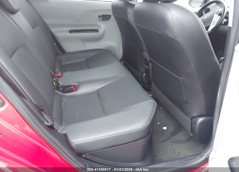 2013 TOYOTA PRIUS C VIN: JTDKDTB35D1542023