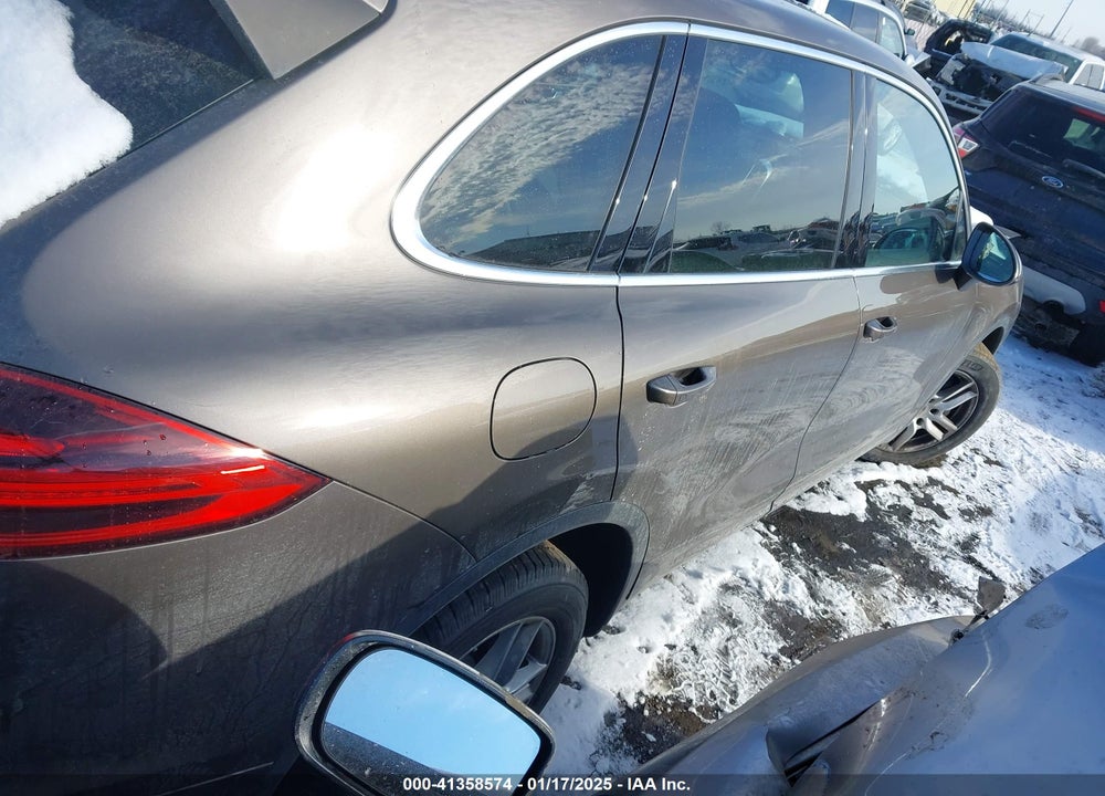 2016 PORSCHE CAYENNE VIN: WP1AA2A21GLA05440